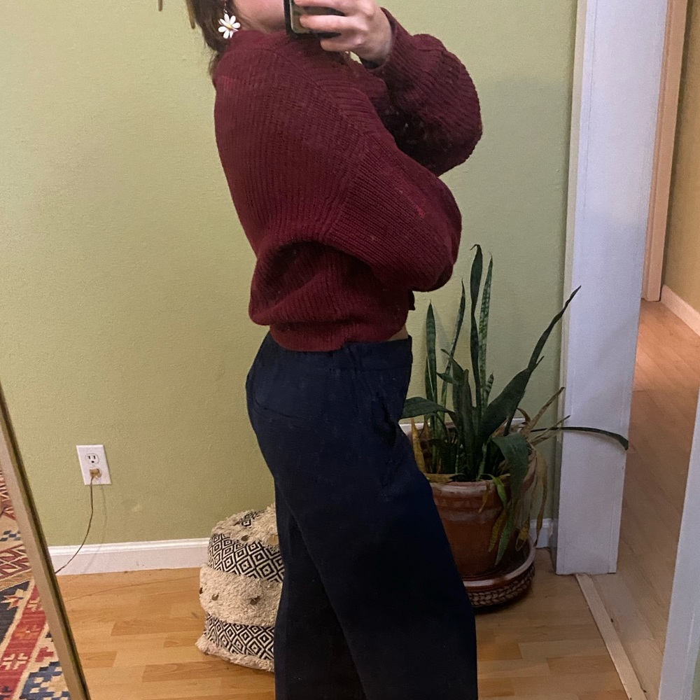 Urban Outfitters cropped discolored knit burgundy crop loose cardigan sweater - Picture 4 of 6